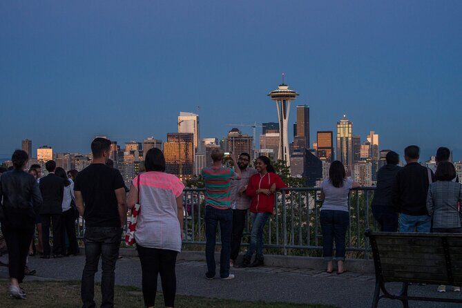 Night Tour of Seattle - Space Needle and that saucer-deck viewpoint you came for