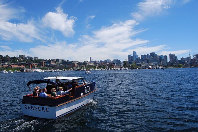 One-Hour Private Seattle Sightseeing Cruise - BYOB! - Meeting at Northlake Way and Getting Settled for an Easy Hour