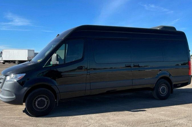 One - Way Transfer from Pier 66 to SeaTac international Airport - Best Fit: Who Should Book This Transfer