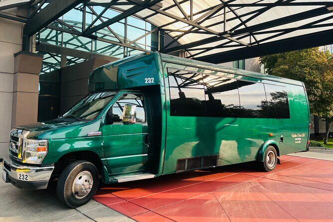 One-Way Transfer: SeaTac Airport Hotels to Seattle Piers 66 & 91 - SeaTac to Piers 66 & 91: A shared shuttle made for cruise mornings