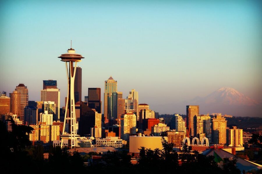 Seattle: 3-Hour City Highlights Tour - Downtown architecture: public library, Romanesque streets, and stations
