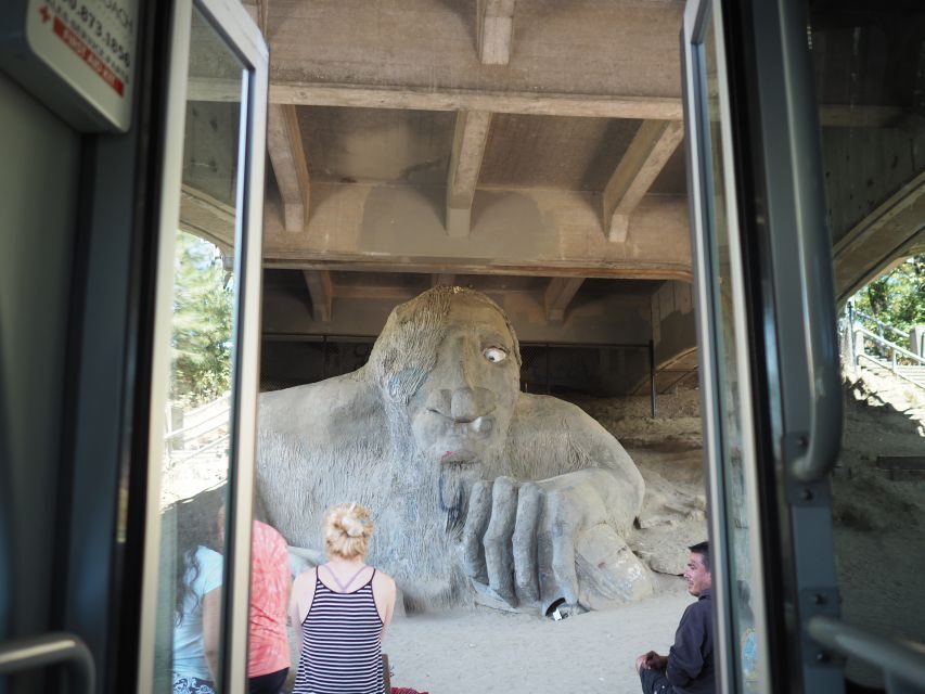 Seattle: 3-Hour City Tour by Bus - Lake Washington, the I-90 Floating Bridge, and Mercer Island Views