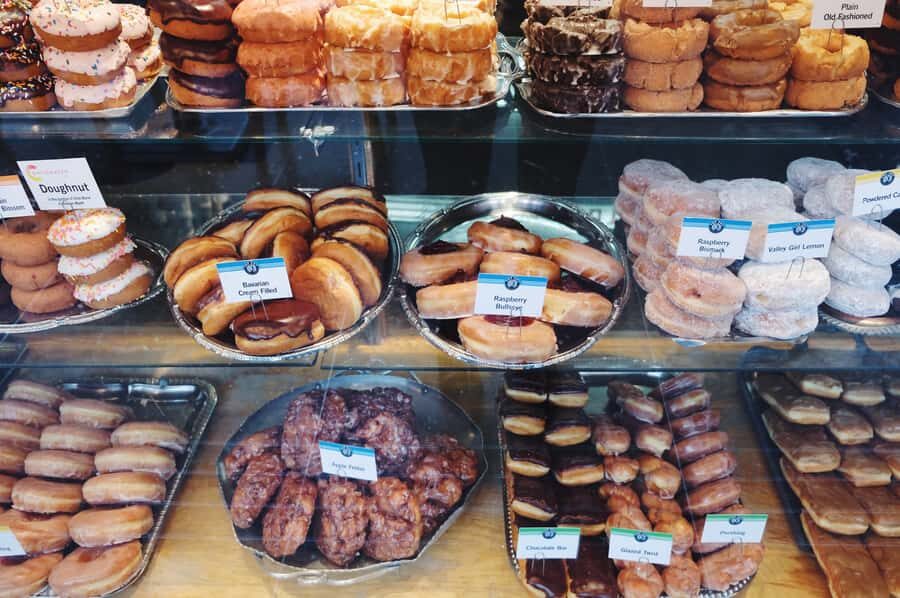 Seattle: Guided Delicious Donut Tour with Tastings - Starting at Top Pot Doughnuts: the route kicks off with your first bite