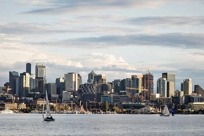 Seattle Locks Cruise - Onboard Comfort: Seating, Restrooms, and the Cold-Water Reality