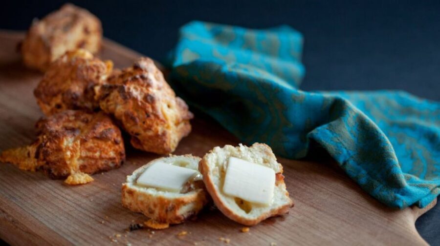 Seattle: Pike Place Market Guided Tasting Tour - Meeting at Honest Biscuits: getting started without stress