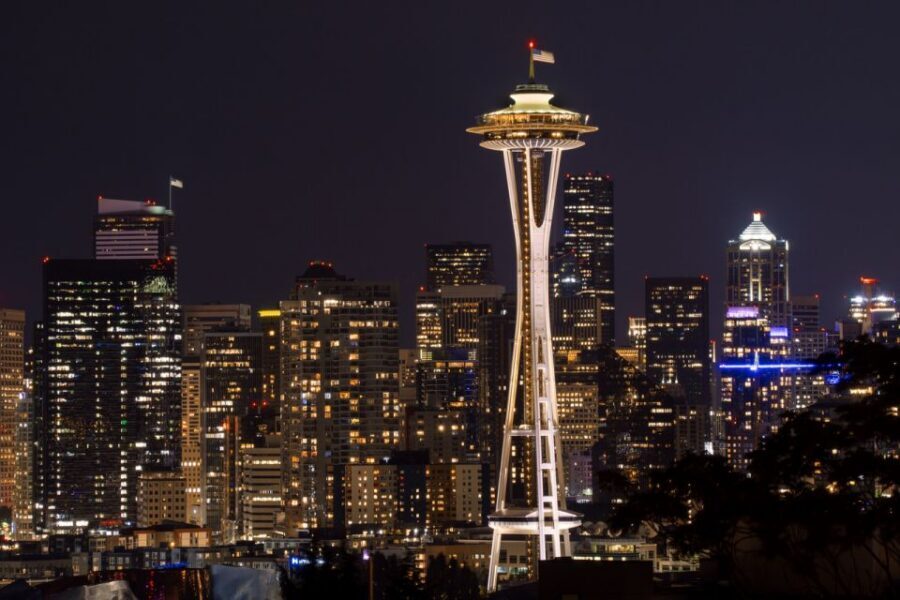 Seattle: Scenic Night Tour with Space Needle & Skywheel - Skywheel at night: the Great Wheel lift and why it’s worth doing