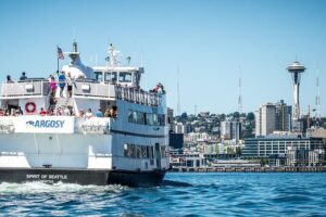 Seattle's Original Guided Harbor Cruise - Seating and comfort: enclosed lower deck vs open upper deck