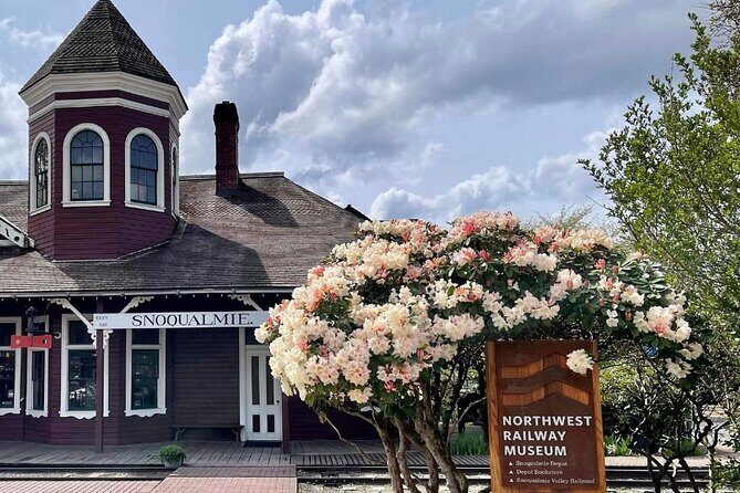 Snoqualmie Fall & Railway Museum 3-Hours (Private Tour) - Northwest Railway Museum: Restored Cars, Vintage Locomotives, Real Stories
