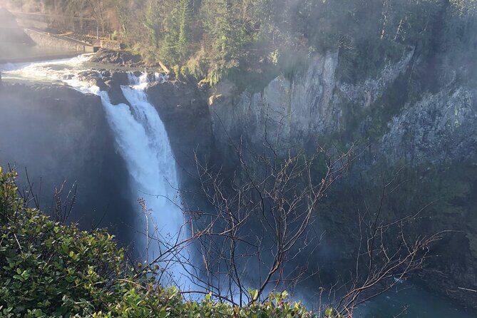 Snoqualmie falls and Twin Falls Hike - The Seattle start: easy meeting point and a ride that sets the tone