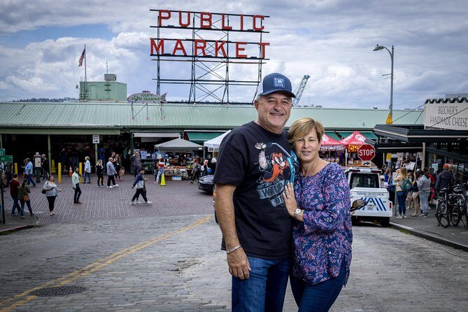 The Best of Seattle City Highlights Tour - The Downtown Openers: Seattle Holiday Energy, Waterfalls, and the Old Gold Rush Map